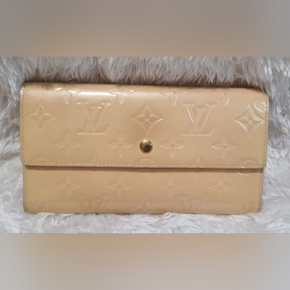 LV Vernis Wallet - Picture 1 of 6